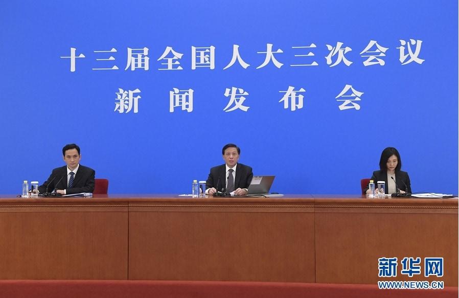 본문 이미지 - 장예수이 전인대 대변인(가운데) ⓒ 뉴스1