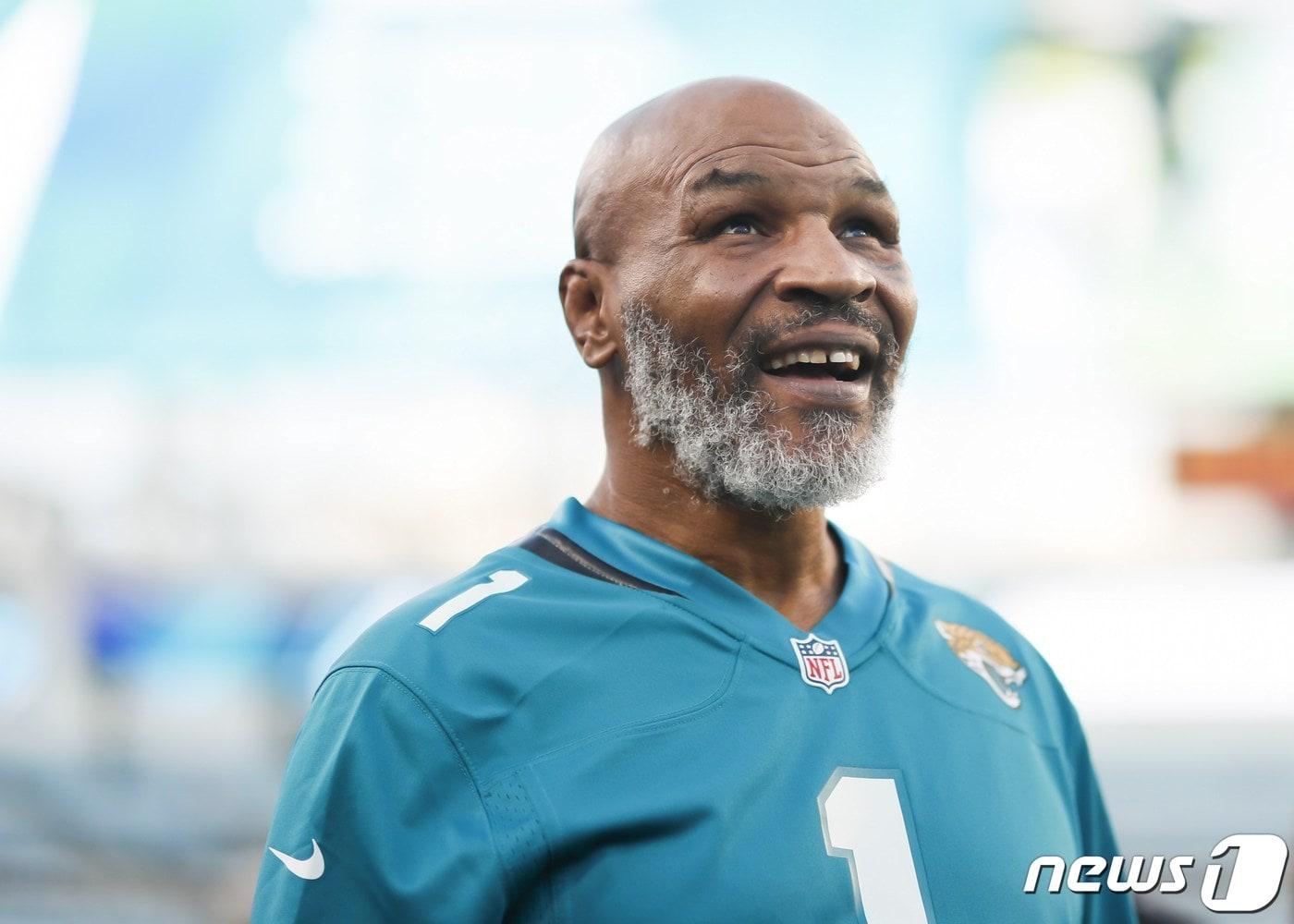 본문 이미지 - 오는 9월 12일 로이 존스 주니어(51)와의 자선 경기를 통해 15년 만에 링에 복귀하는 마이크 타이슨(54) ⓒ AFP=뉴스1