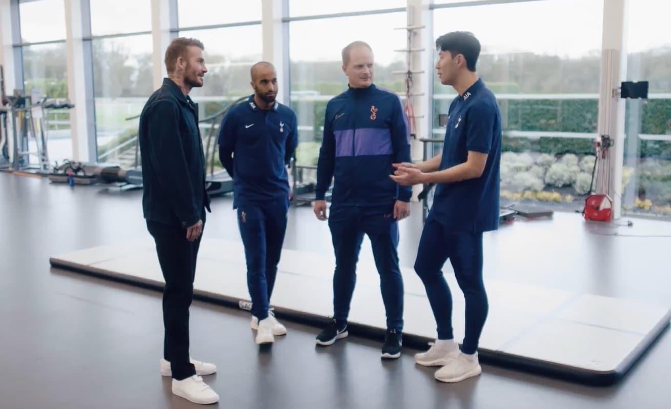 본문 이미지 - 데이비드 베컴(왼쪽)과 대화 중인 손흥민(오른쪽) (토트넘 공식 홈페이지 캡처) ⓒ 뉴스1