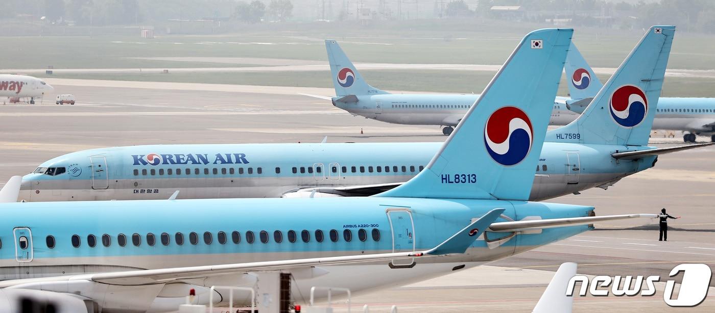 서울 강서구 김포공항 국내선 주기장에 대한항공 항공기가 대기중이다. 2020.5.26/뉴스1 ⓒ News1 박지혜 기자