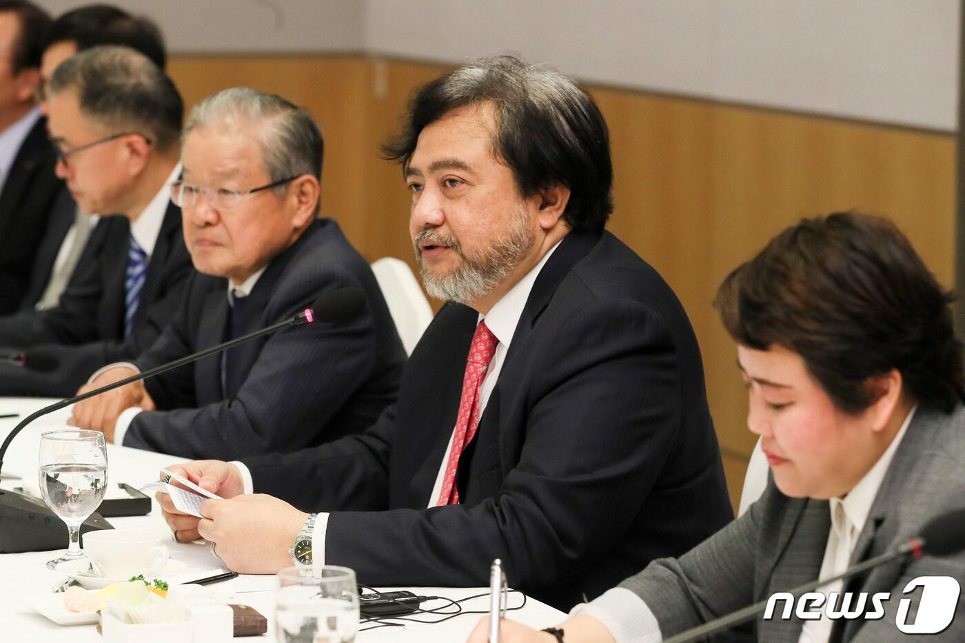 본문 이미지 - 우마르 하디 주한인도네시아 대사가 27일 서울 여의도 전경련회관 컨퍼런스센터에서 열린 '주한인도네시아 대사 초청 기업인 간담회'에 참석해 기조연설을 하고 있다. (전국경제인연합회 제공) 2020.5.27/뉴스1