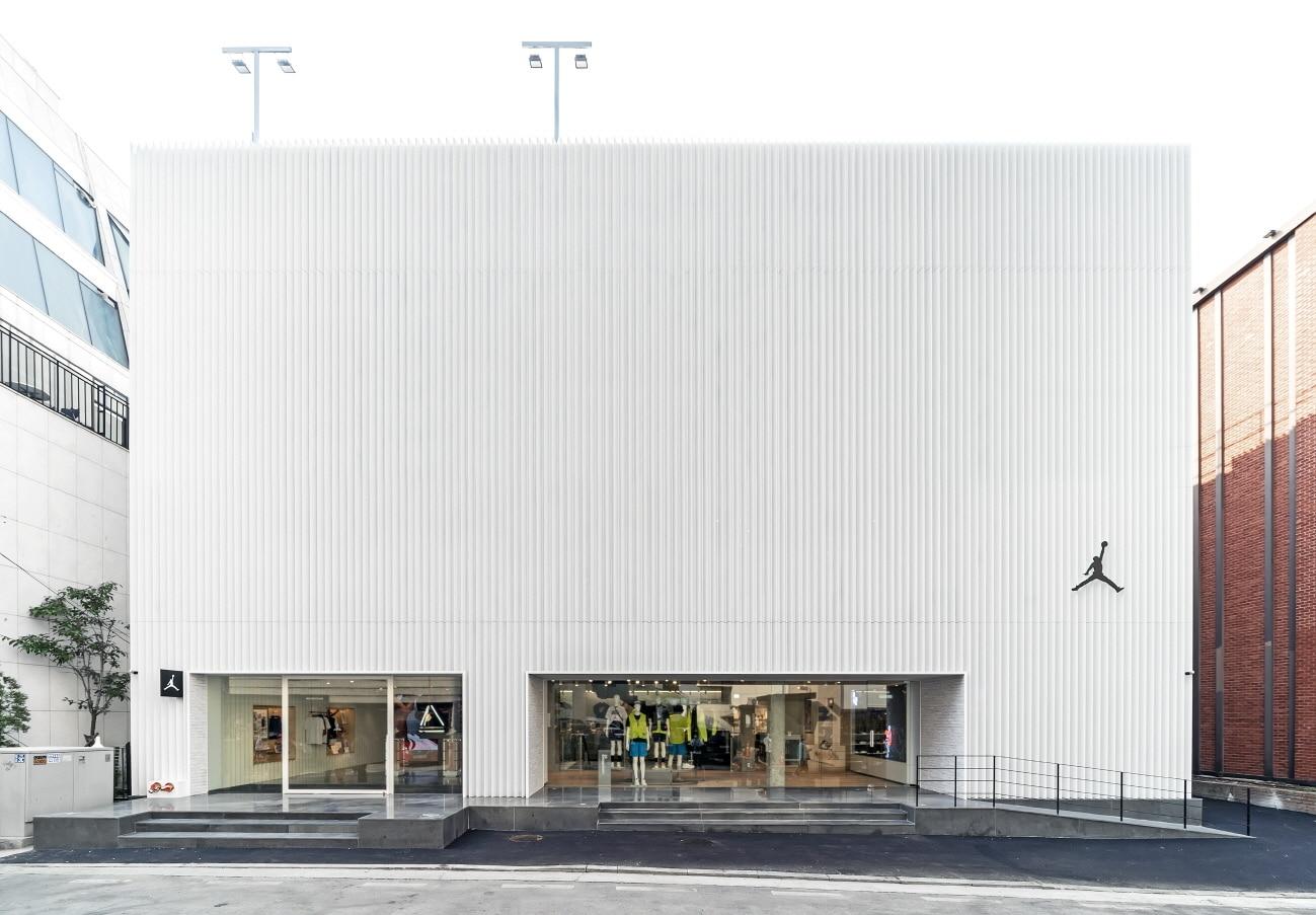 본문 이미지 - 나이키 '조던 서울' ⓒ 뉴스1