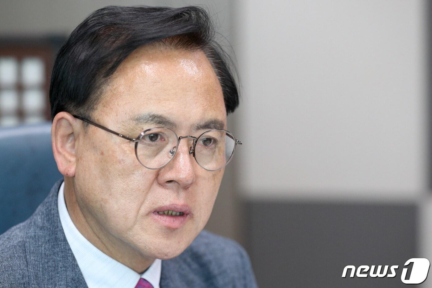 본문 이미지 - 제21대 국회 미래통합당 원내대표 출마를 선언한 이명수 의원이 4일 오후 서울 여의도 국회 의원회관에서 뉴스1과 인터뷰를 하고 있다. 2020.5.4/뉴스1 ⓒ News1 성동훈 기자
