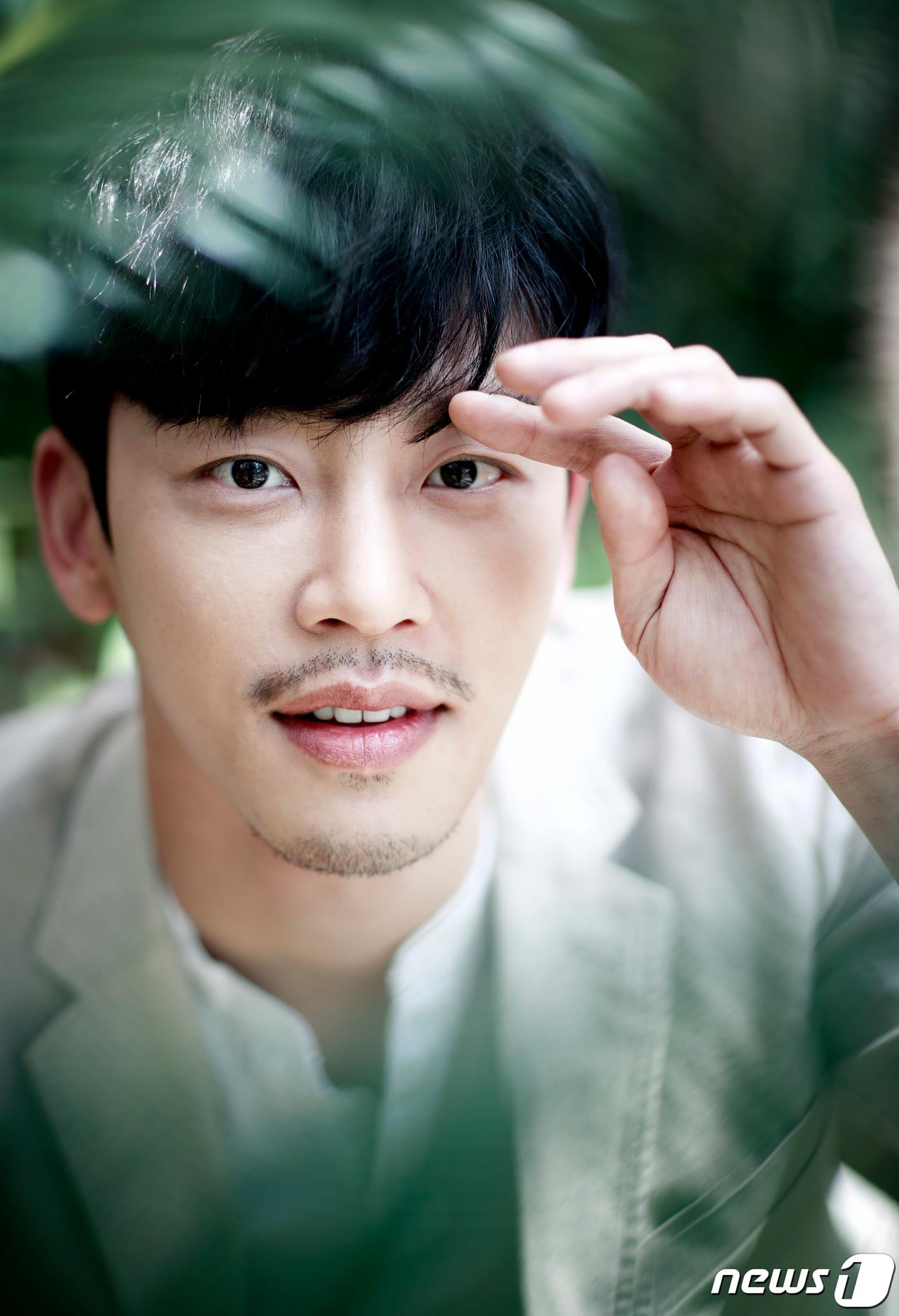 본문 이미지 - 서울 종로 뉴스1 본사. KBS 1TV 드라마 '꽃길만 걸어요' 배우 설정환 인터뷰. 2020.5.7/뉴스1 ⓒ News1 권현진 기자