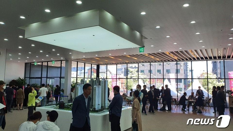 본문 이미지 - 대전 홍도동에 지을 '다우 갤러리휴리움'아파트 모델하우스가 8일 오픈하고 본격 분양에 돌입했다.(다우건설 제공)ⓒ 뉴스1