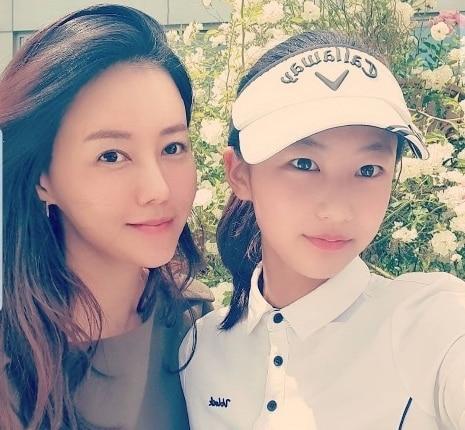 본문 이미지 - 배우 박연수가 딸 송지아를 향한 애틋한 마음을 표현했다. 인스타그램 갈무리 ⓒ 뉴스1