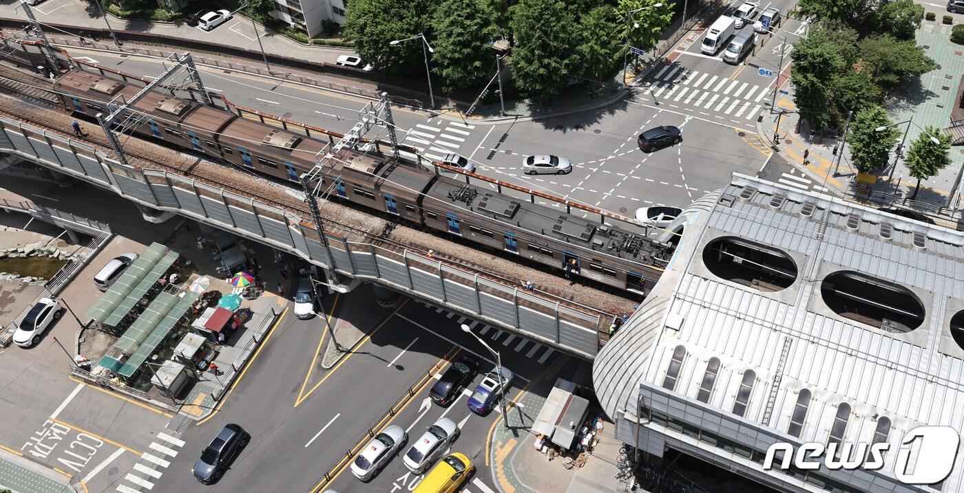 본문 이미지 - 서울 지하철 4호선 . 2020.6.11/뉴스1 ⓒ News1 박지혜 기자