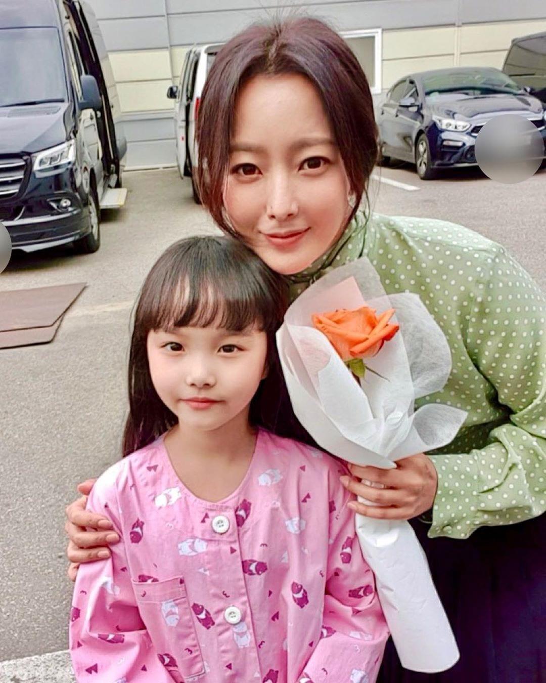 본문 이미지 - 김희선 인스타그램 ⓒ 뉴스1