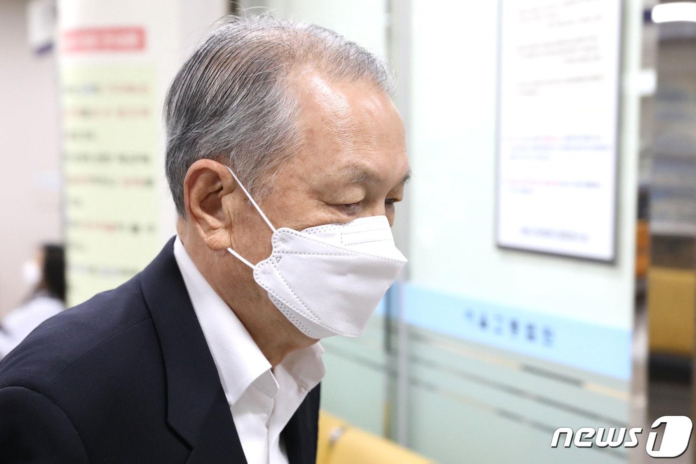 본문 이미지 - 김기춘 전 청와대 비서실장. 2020.6.17 ⓒ 뉴스1 임세영 기자