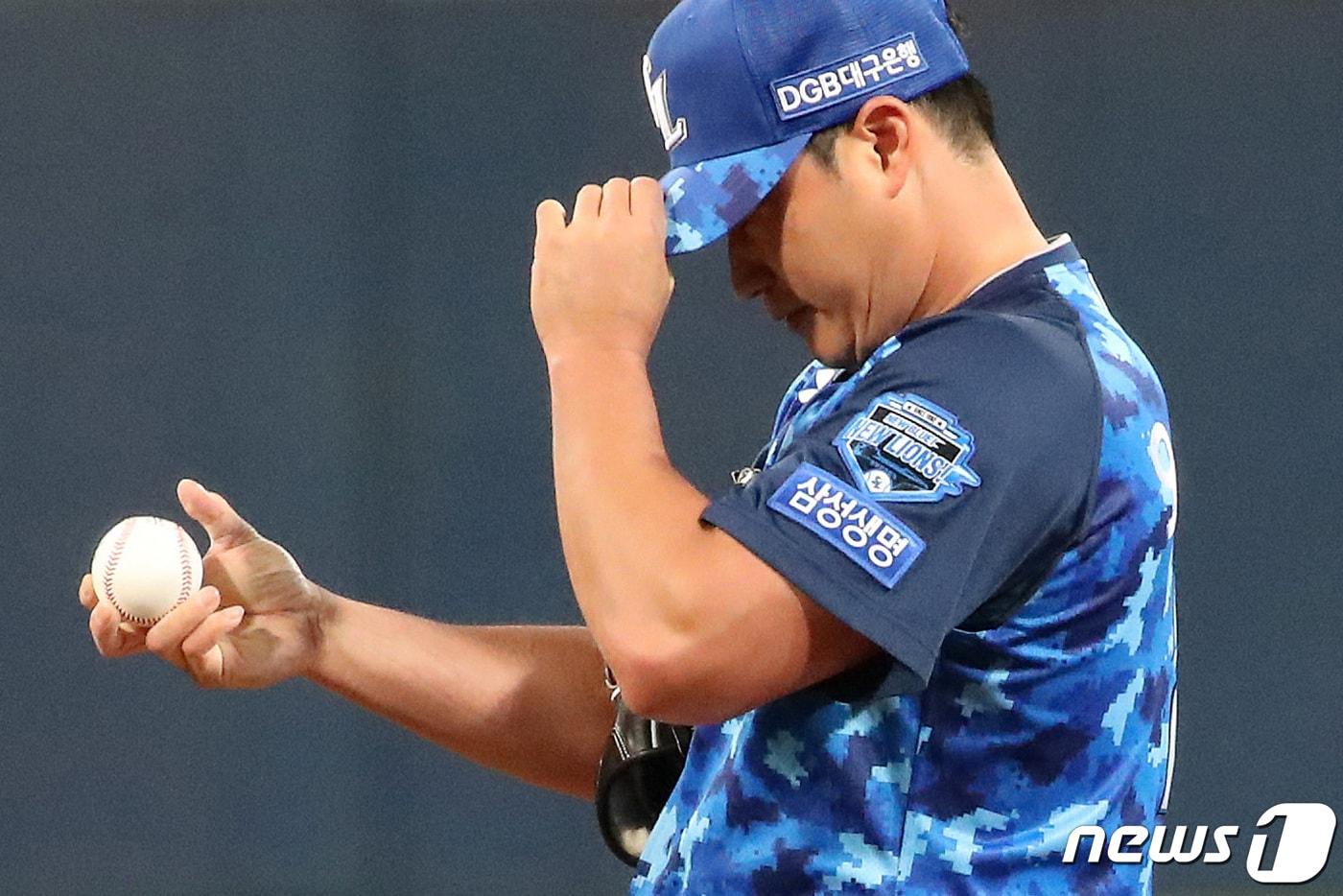 삼성 라이온즈 오승환이 마운드에 올라 투구를 준비하고 있다. /뉴스1 ⓒ News1 공정식 기자