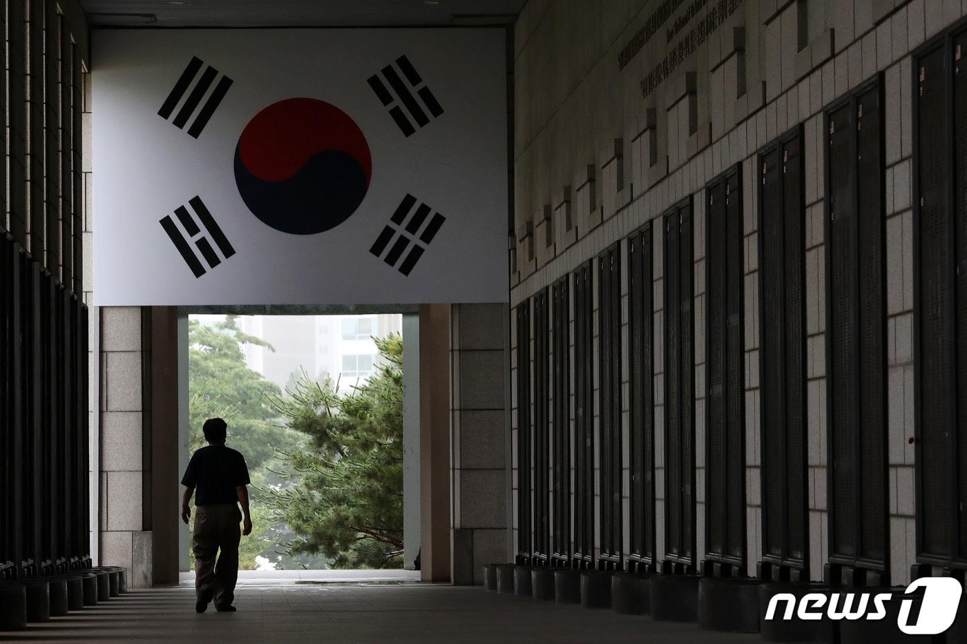 6·25전쟁 70주년을 맞은 25일 서울 용산구 전쟁기념관 참전용사비 회랑이 적막한 모습을 보이고 있다. 2020.6.25/뉴스1 ⓒ News1 이동해 기자