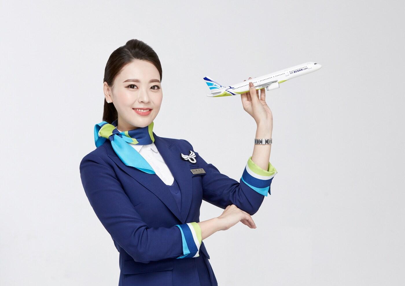 에어부산 캐빈승무원(에어부산 제공)ⓒ 뉴스1
