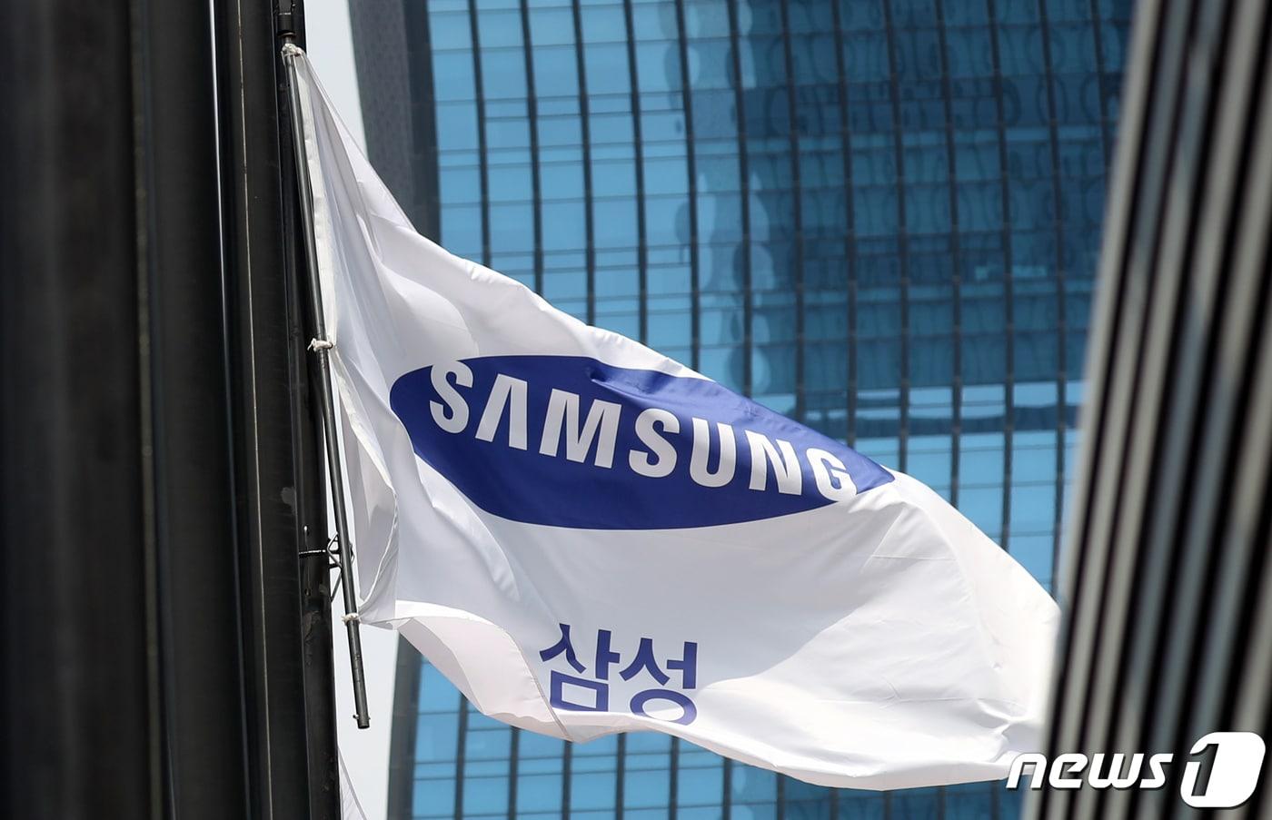 서울 서초구 삼성전전자 사옥 깃발이 휘날리는 모습/뉴스1 ⓒ News1 김명섭 기자