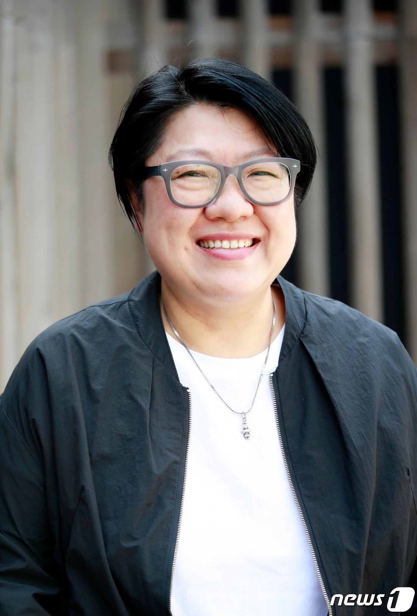 본문 이미지 - 서울 삼청동 카페, 영화 '프랑스 여자' 김희정 감독 인터뷰. 2020.6.3/뉴스1 ⓒ News1 권현진 기자