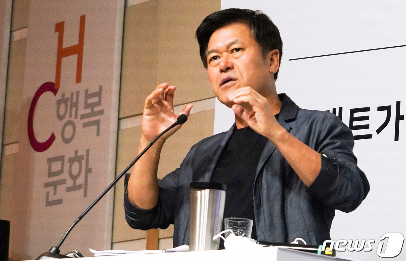 본문 이미지 - SK하이닉스 발(發) '성과급 논란'이 SK텔레콤까지 번졌다. SK하이닉스는 성과급 문제에 대해 노사 합의에 이르렀으나, SK텔레콤 노동조합은 '투쟁'을 선언했다. 박정호 SKT 사장.(SKT 제공) 2020.6.7/뉴스1 ⓒ News1 민경석 기자