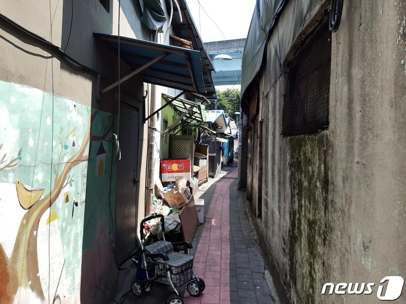 본문 이미지 - 영등포 쪽방촌. ⓒ 뉴스1