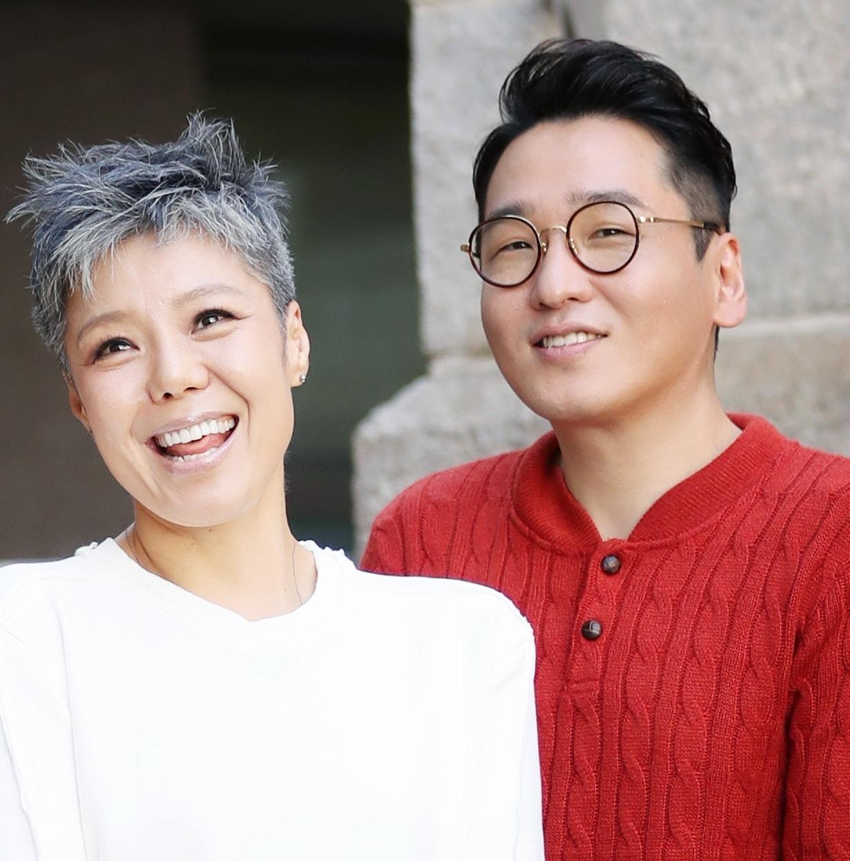 본문 이미지 - 가수 이은미와 작곡가 윤일상. (사진 우측) ⓒ 뉴스1