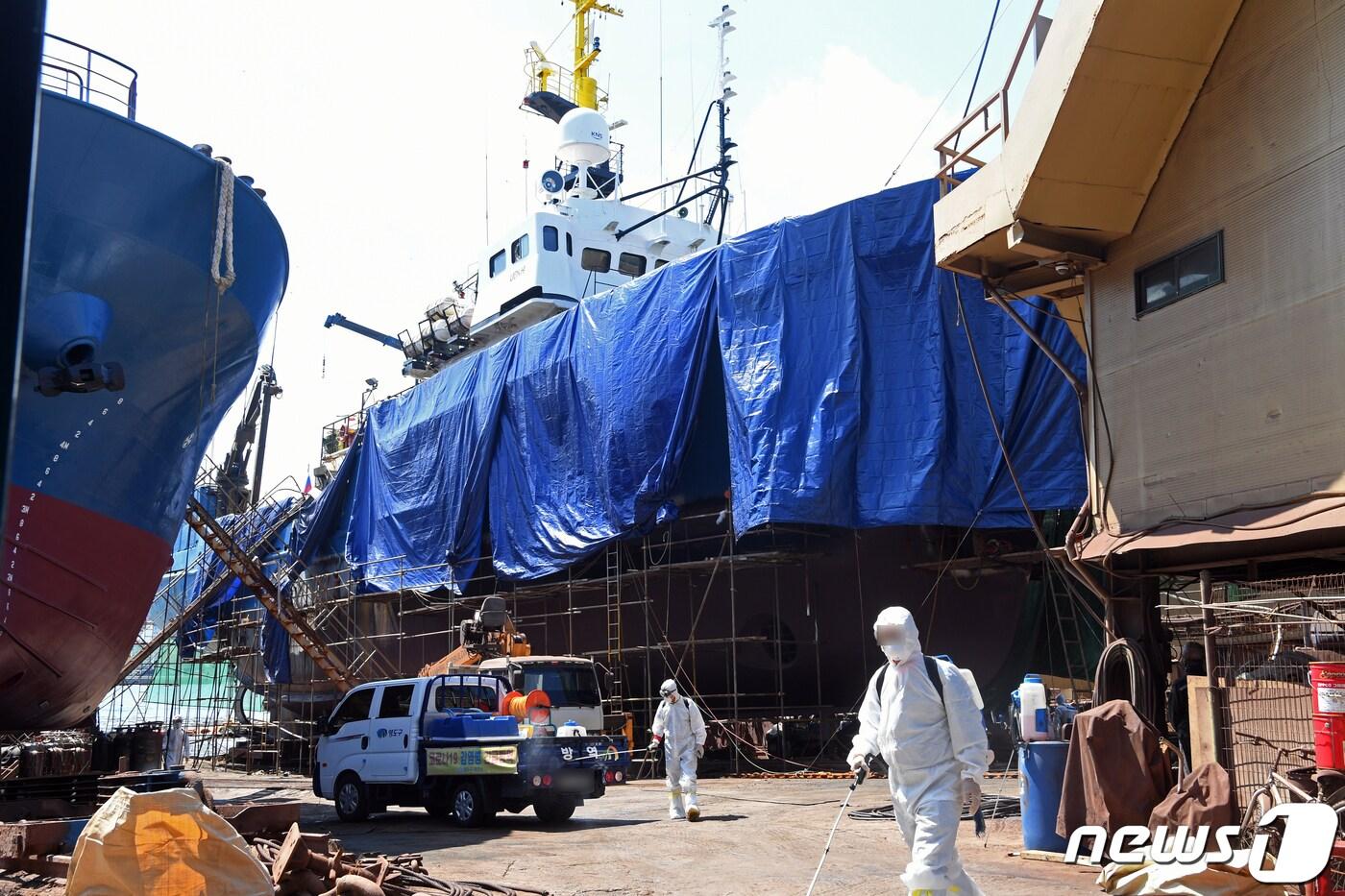 부산항 러시아 선박 전수검사 편의치적선 제외…“사각지대 위험” - 뉴스1