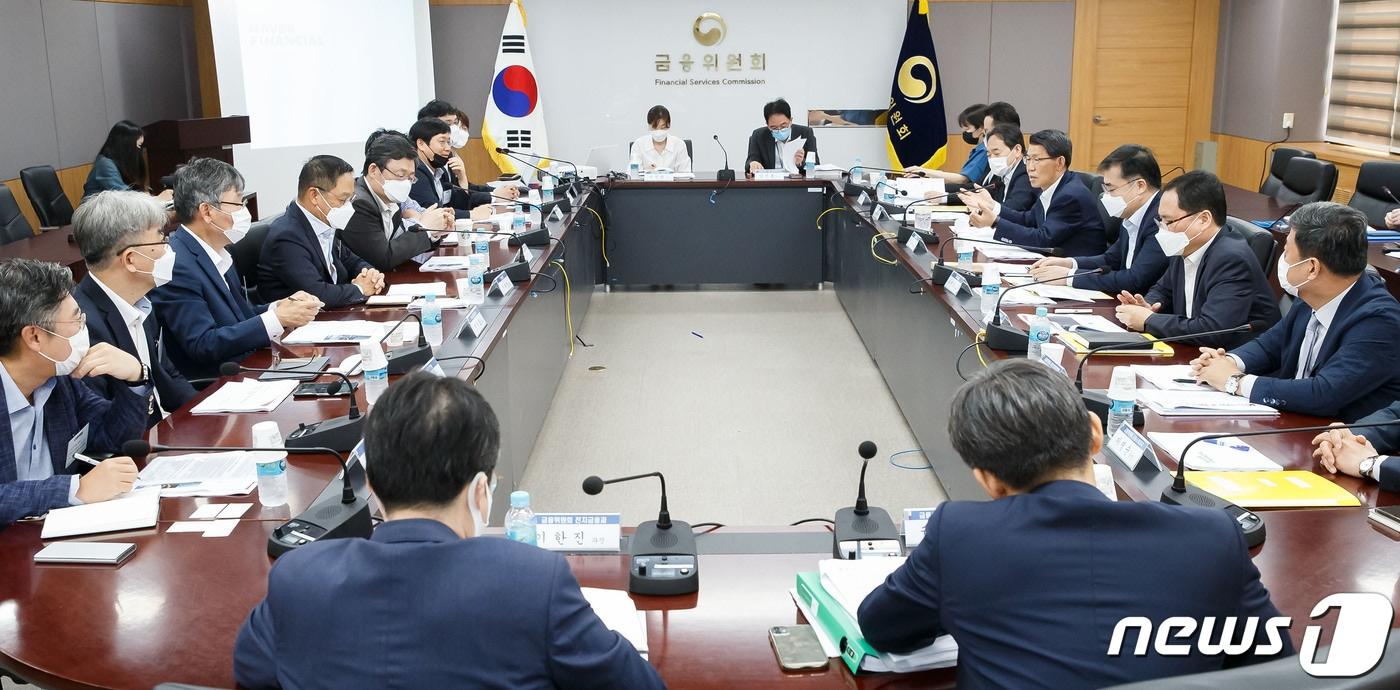 본문 이미지 - 은성수 금융위원장이 지난해 서울 종로구 정부서울청사에서 열린 열린 '금융회사·빅테크·핀테크와 금융산업 발전방향' 간담회에서 발언하고 있다. (금융위원회 제공) /뉴스1