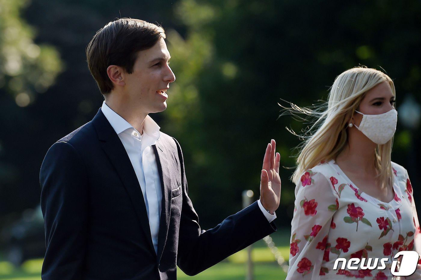 이방카 트럼프-제러드 쿠슈너 코로나 검진서 음성 - 뉴스1