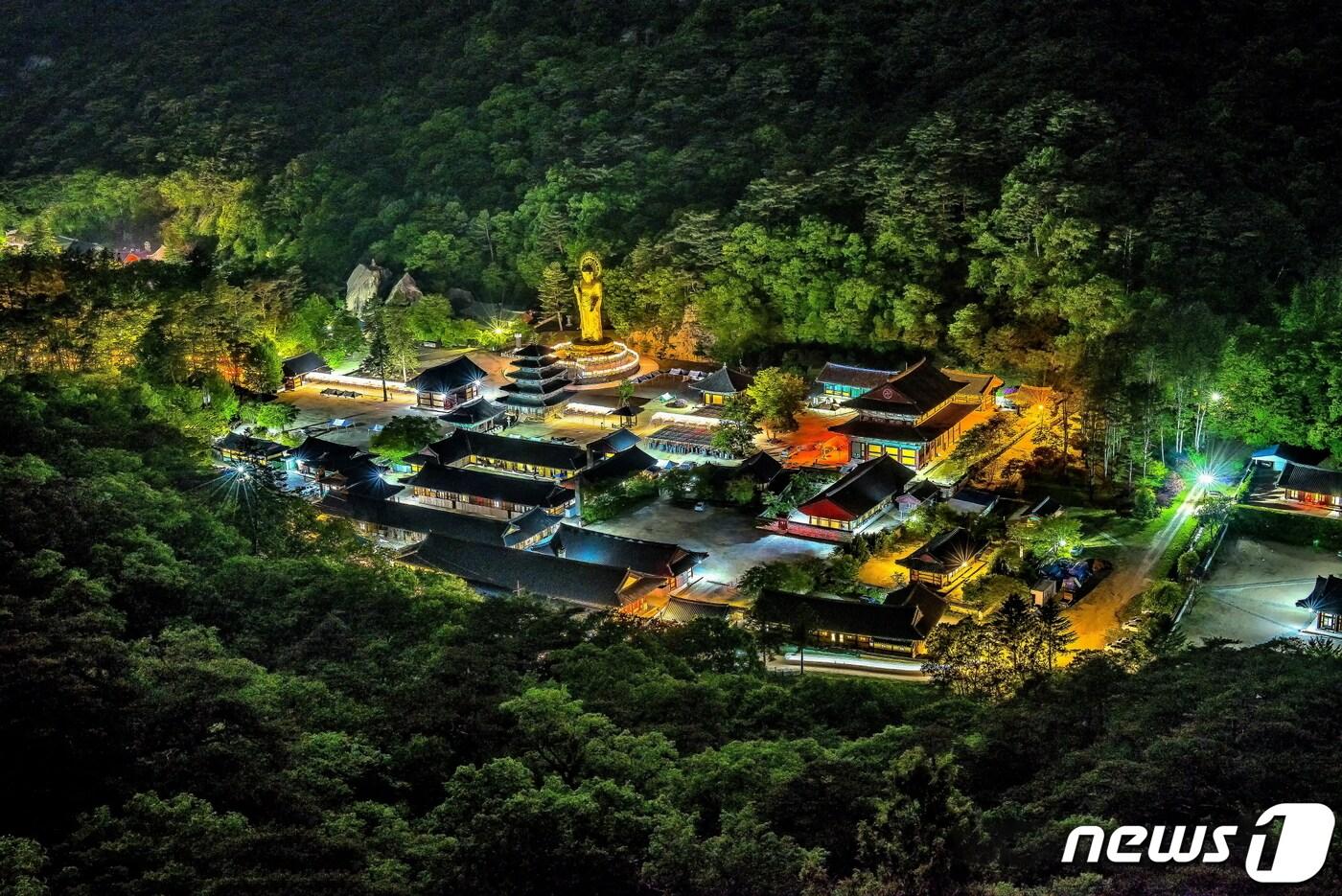 본문 이미지 - 충북 보은군 속리산 법주사  ⓒ 뉴스1