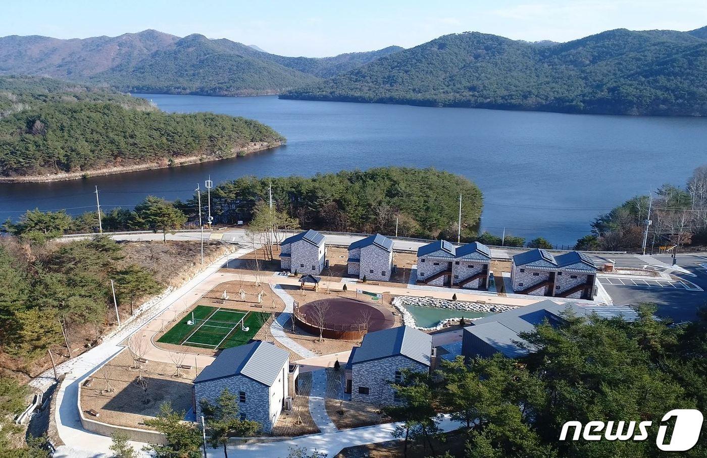 전북 고창군이 유네스코 생물권 보전지역 내 핵심지역의 인프라 시설인 ‘람사르 운곡습지 유스호스텔’ 운영을 8월1일부터 재개한다. 유스호스텔 전경 /ⓒ 뉴스1