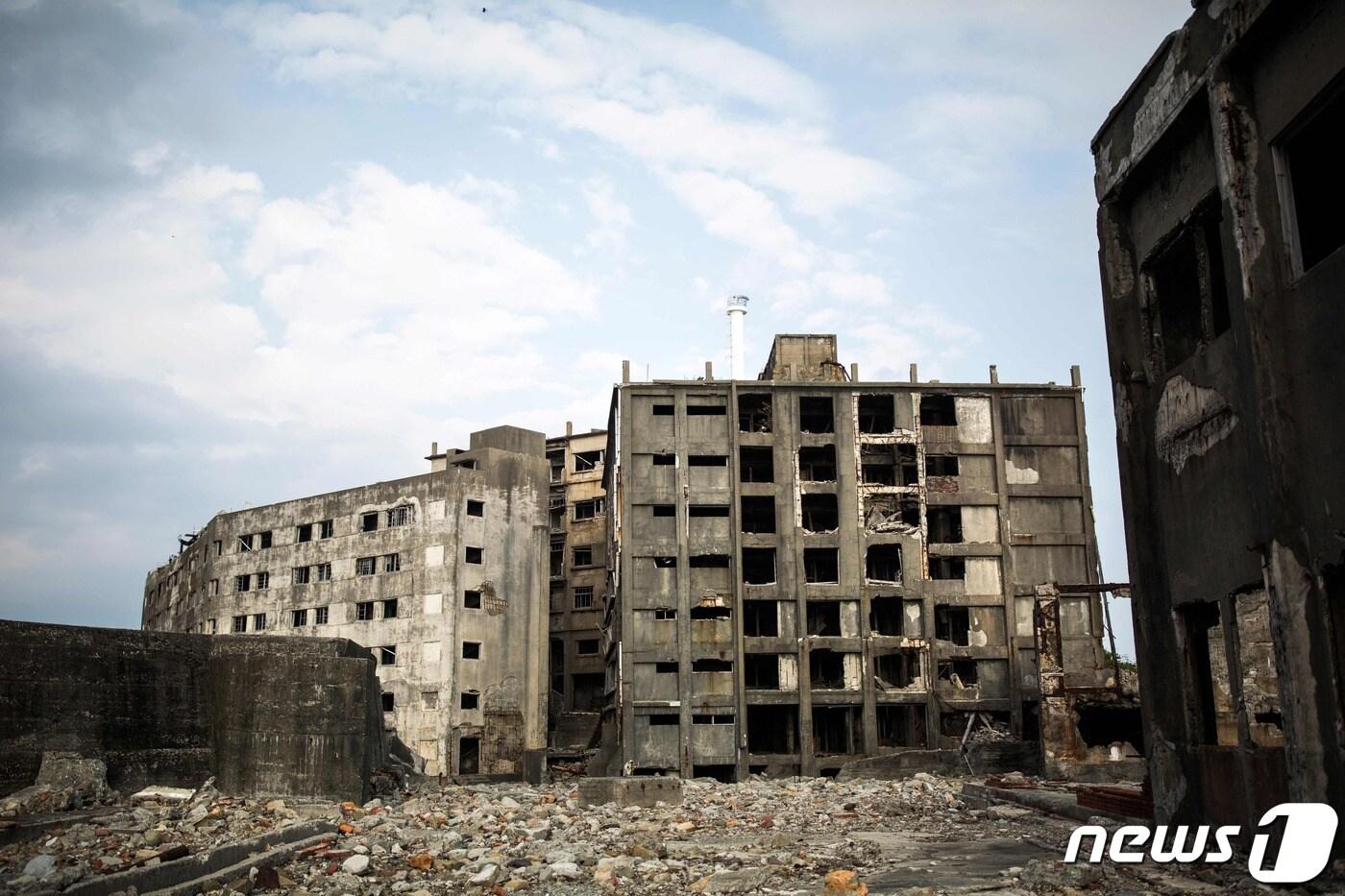 유네스코 세계문화유산으로 지정돼 있는 일본 나가사키현 하시마(군함도) 내 건물 폐허 <자료사진> ⓒ AFP=뉴스1