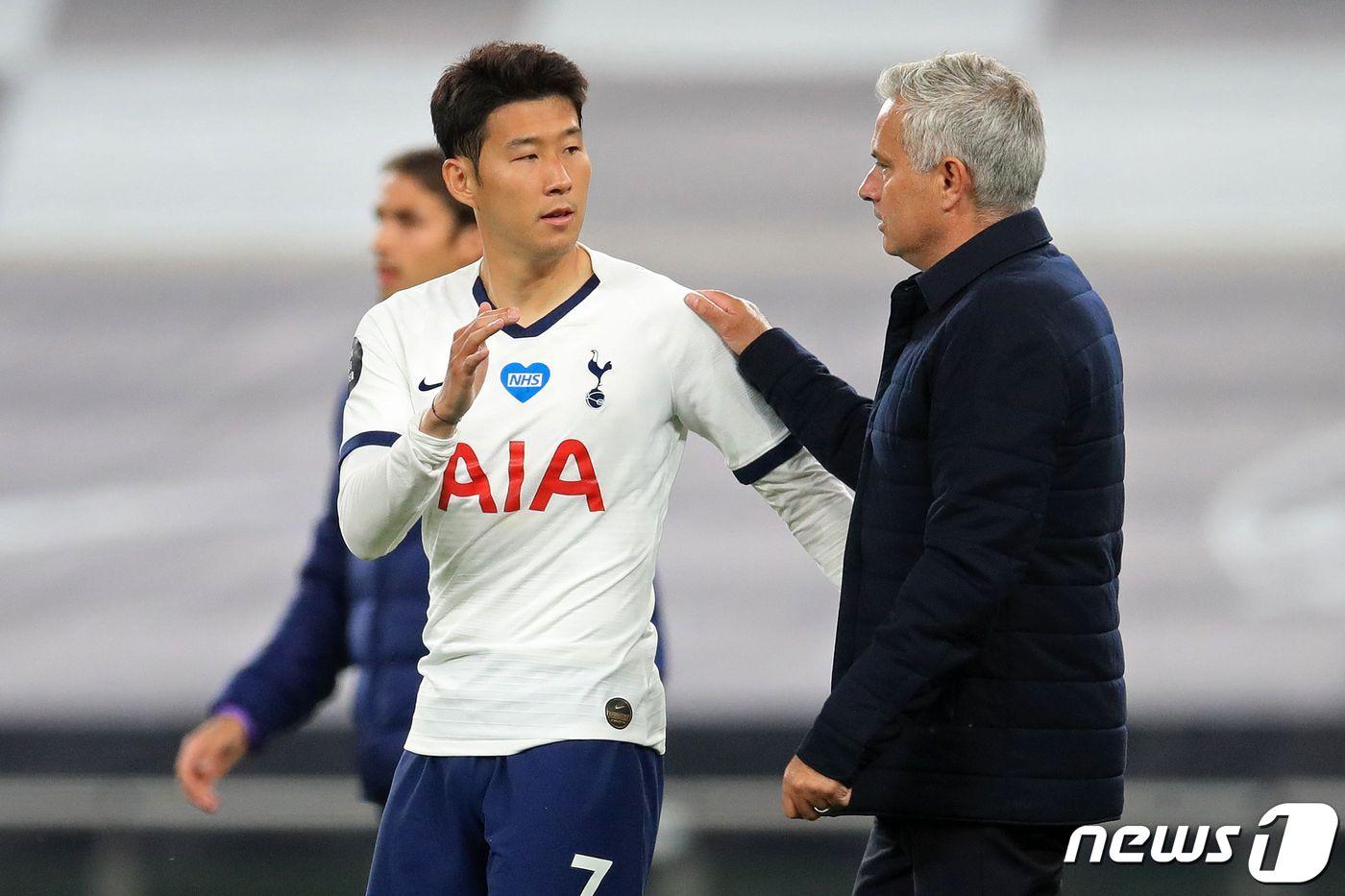 손흥민(왼쪽)과 조제 모리뉴 토트넘 감독. ⓒ AFP=뉴스1 