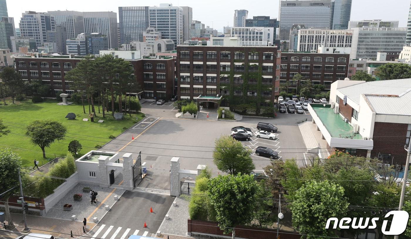 본문 이미지 - 서울 강남구 대치동 휘문고등학교. /뉴스1 ⓒ News1 임세영 기자