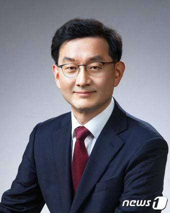 본문 이미지 - 문재인 대통령은 12일 신임 청와대 사회수석에 윤창렬 국무조정실 국정운영실장을 내정했다. (청와대 제공) 2020.8.12/뉴스1