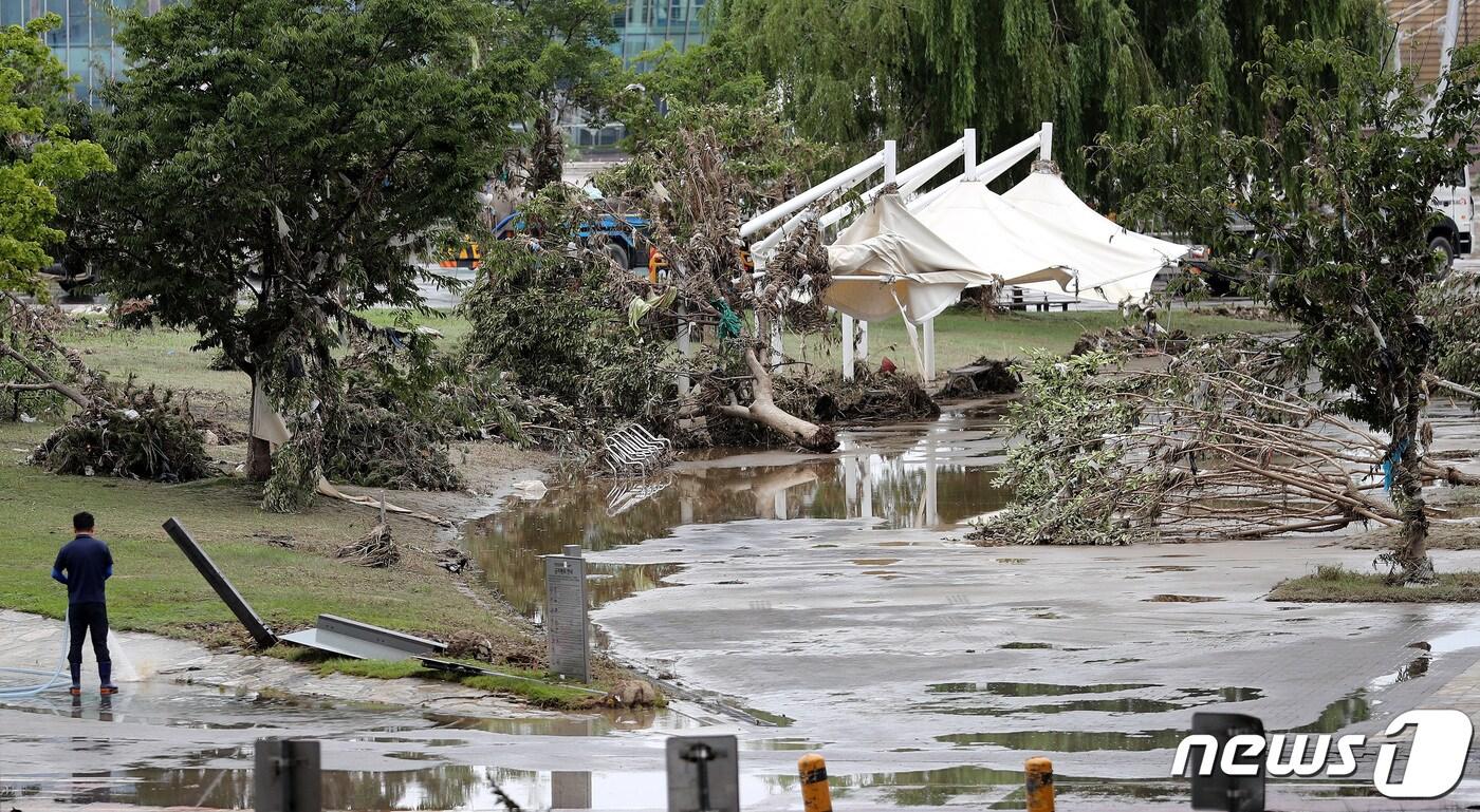 수해 복구 중인 반포한강공원(자료사진) 2020.8.13/뉴스1 ⓒ News1 박지혜 기자