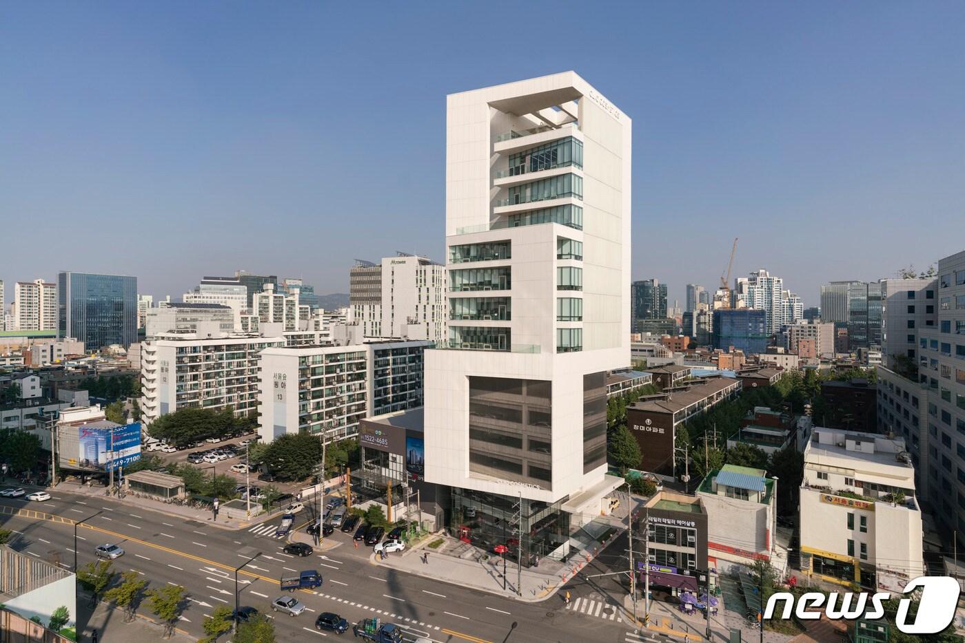 본문 이미지 - 제38회 '서울시 건축상' 대상 수상작인 성동구 성수동1가 클리오 사옥(서울시 제공). ⓒ 뉴스1
