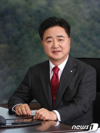 본문 이미지 - 신용길 생명보험사회공헌 위원장 ⓒ 뉴스1