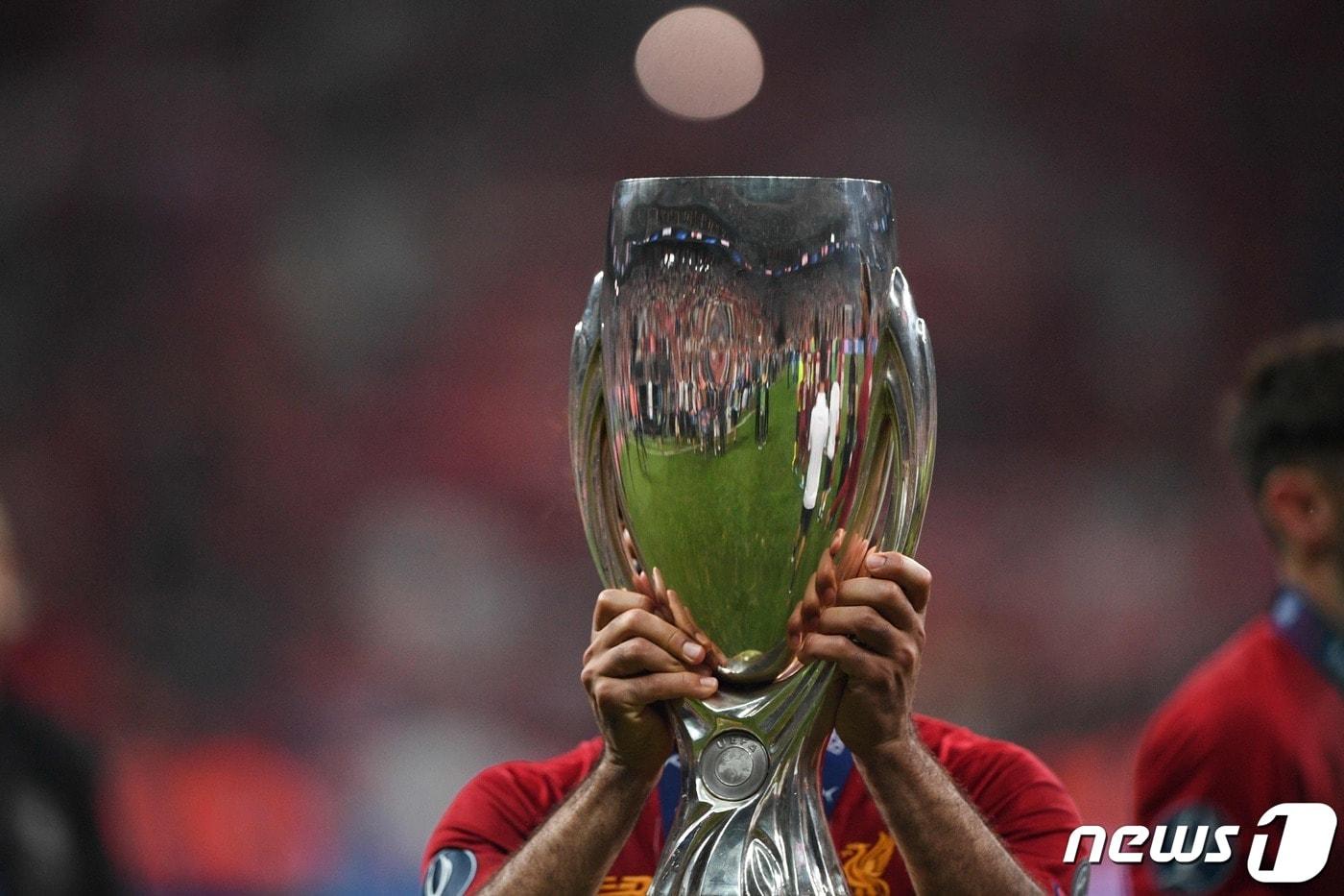 본문 이미지 - UEFA가 바이에른 뮌헨과 세비야의 슈퍼컵 때 일부 관중 입장을 허용하기로 했다. ⓒ AFP=뉴스1