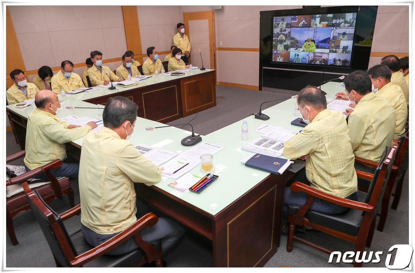 본문 이미지 - 광양시가 26일 8월중 읍면동장 회의를 개최하고 있다.(광양시 제공)2020.8.26 /ⓒ 뉴스1