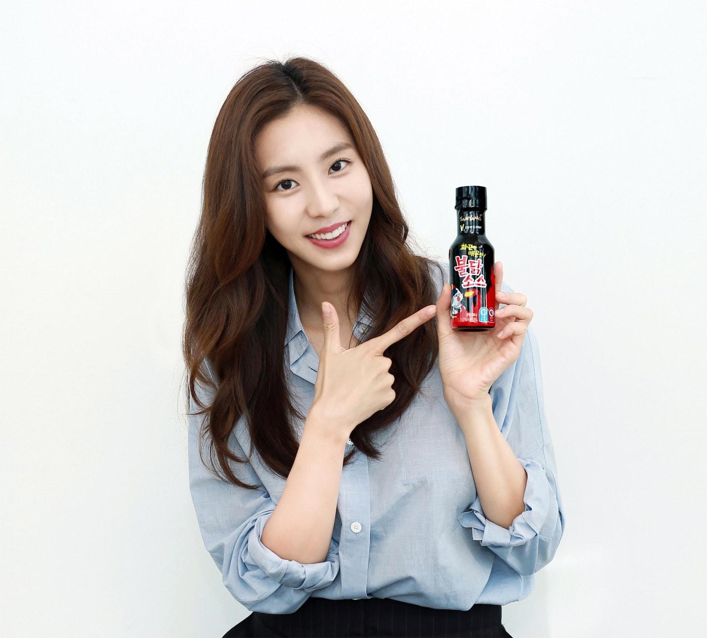 본문 이미지 - 불닭소스 모델 유이(삼양식품 제공) ⓒ 뉴스1