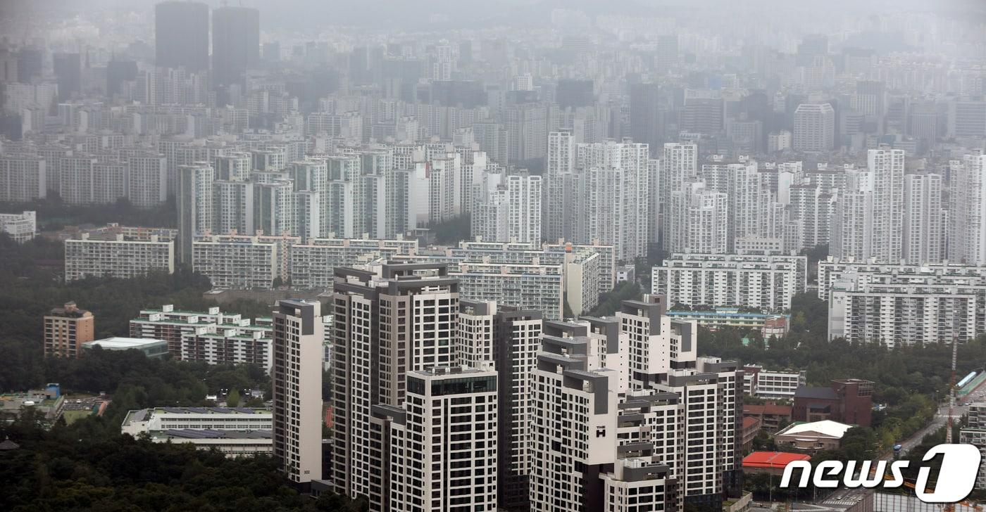 사진은 30일 서울 강남구 아파트 단지의 모습. 2020.8.30/뉴스1 ⓒ News1 황기선 기자