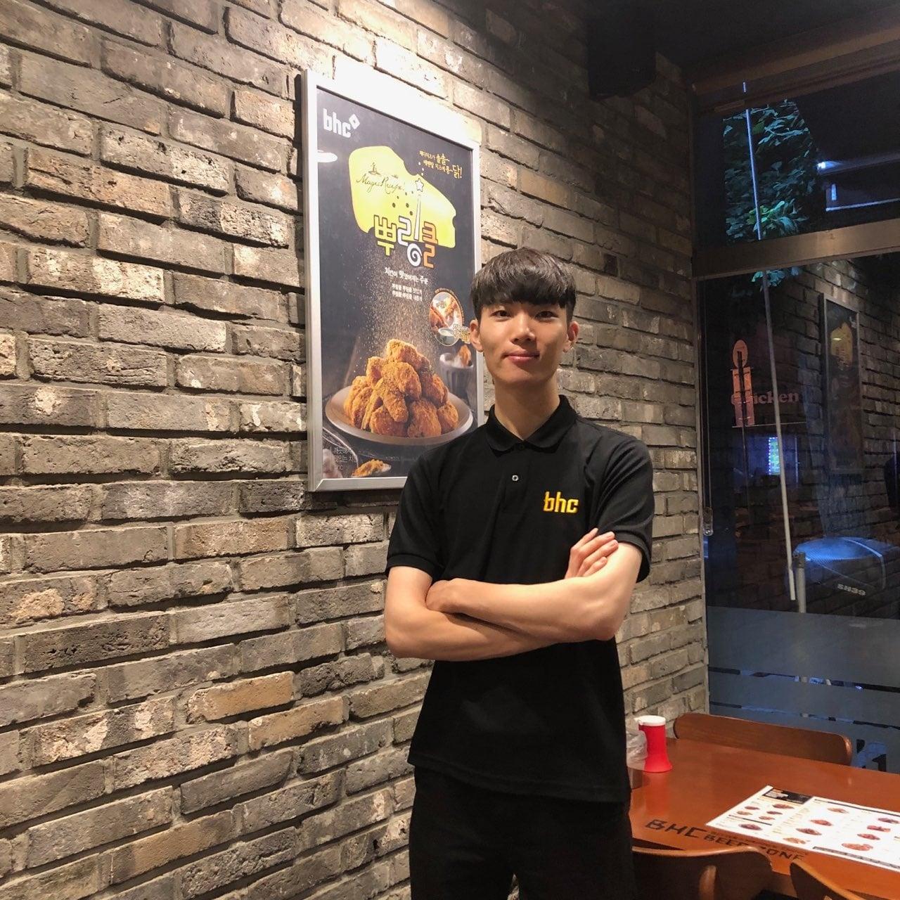 본문 이미지 - 최국진 bhc치킨 원주우산점 사장ⓒ 뉴스1