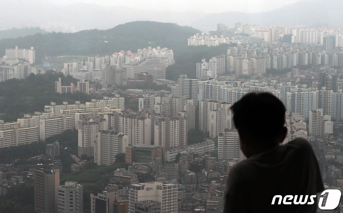 본문 이미지 - 서울 아파트 모습. 2020.8.5/뉴스1 ⓒ News1 송원영 기자
