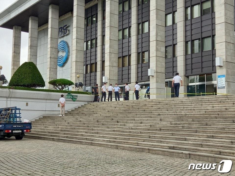 본문 이미지 - 서울 영등포구 여의도 KBS본관 1층 라디오 오픈 스튜디오 ⓒ 뉴스1 이밝음 기자