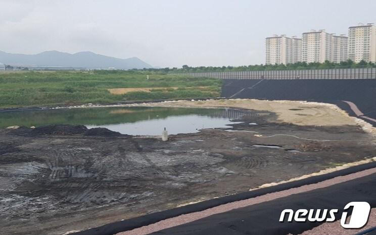 본문 이미지 - 부산 강서구 녹산지구국가산업단지에 있는 부산 유일의 산업 폐기물 매립장 '부산그린파워' 전경.(부산그린파워 제공) ⓒ 뉴스1