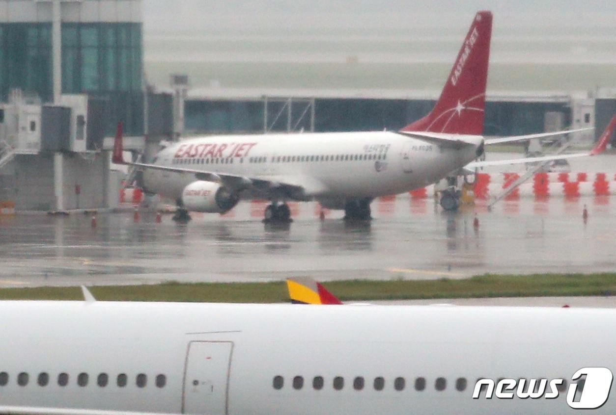 본문 이미지 - 이스타항공 여객기(자료사진·사진은 기사 내용과 무관함) / 뉴스1 