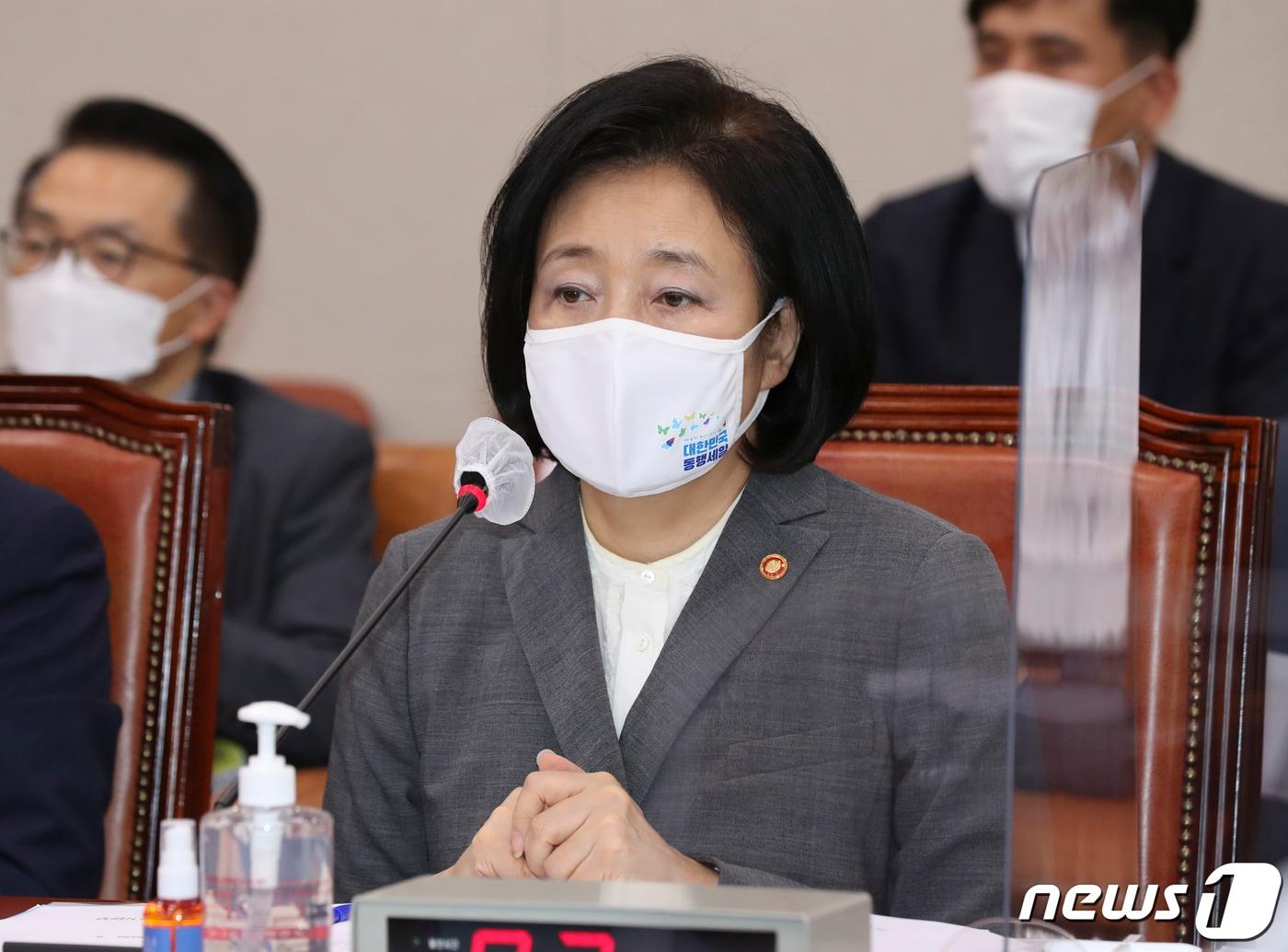 본문 이미지 - 박영선 중소벤처기업부 장관 ⓒ News1 신웅수 기자