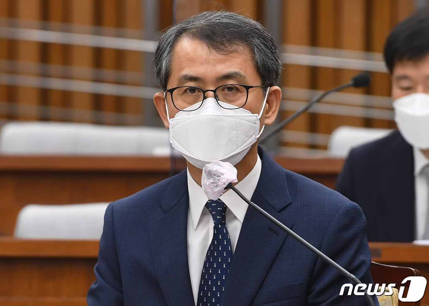 본문 이미지 - 이흥구 대법관 후보자가 2일 서울 여의도 국회에서 열린 임명동의안 심사를 위한 인사청문회에서 질의에 답하고 있다. 2020.9.2/뉴스1 ⓒ News1 신웅수 기자