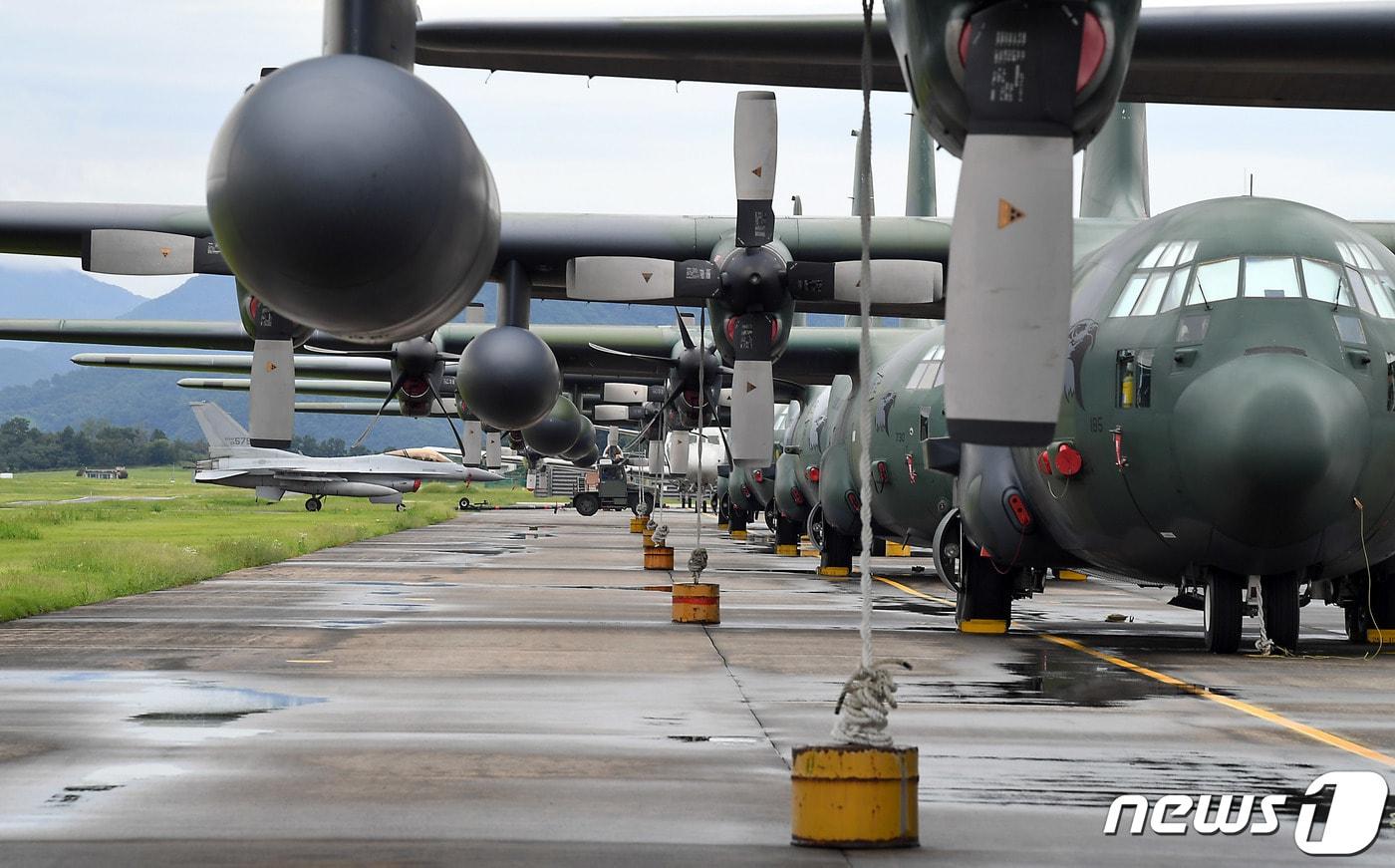 본문 이미지 - CN-235, C-130 등 공군 수송기 전력(공군 제공) 2020.9.2/뉴스1