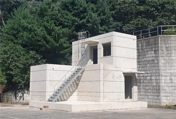 본문 이미지 - 하프-프리캐스트 콘크리트(Half-PC공법)로 시공한 옥탑 구조물 실물 모형./사진제공=대우건설ⓒ 뉴스1