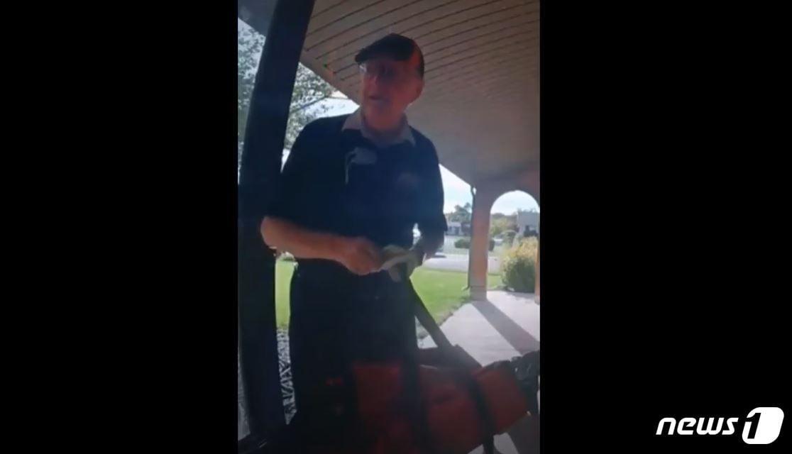 본문 이미지 - 데를린 뉴이(89) 피자 배달원 할아버지(유튜브 갈무리). ⓒ 뉴스1