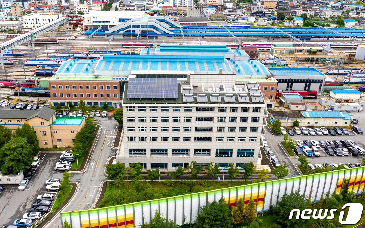 본문 이미지 - 코레일 조직개편으로 결국 폐지된 제천시 영천동 코레일 충북본부 청사.ⓒ 뉴스1