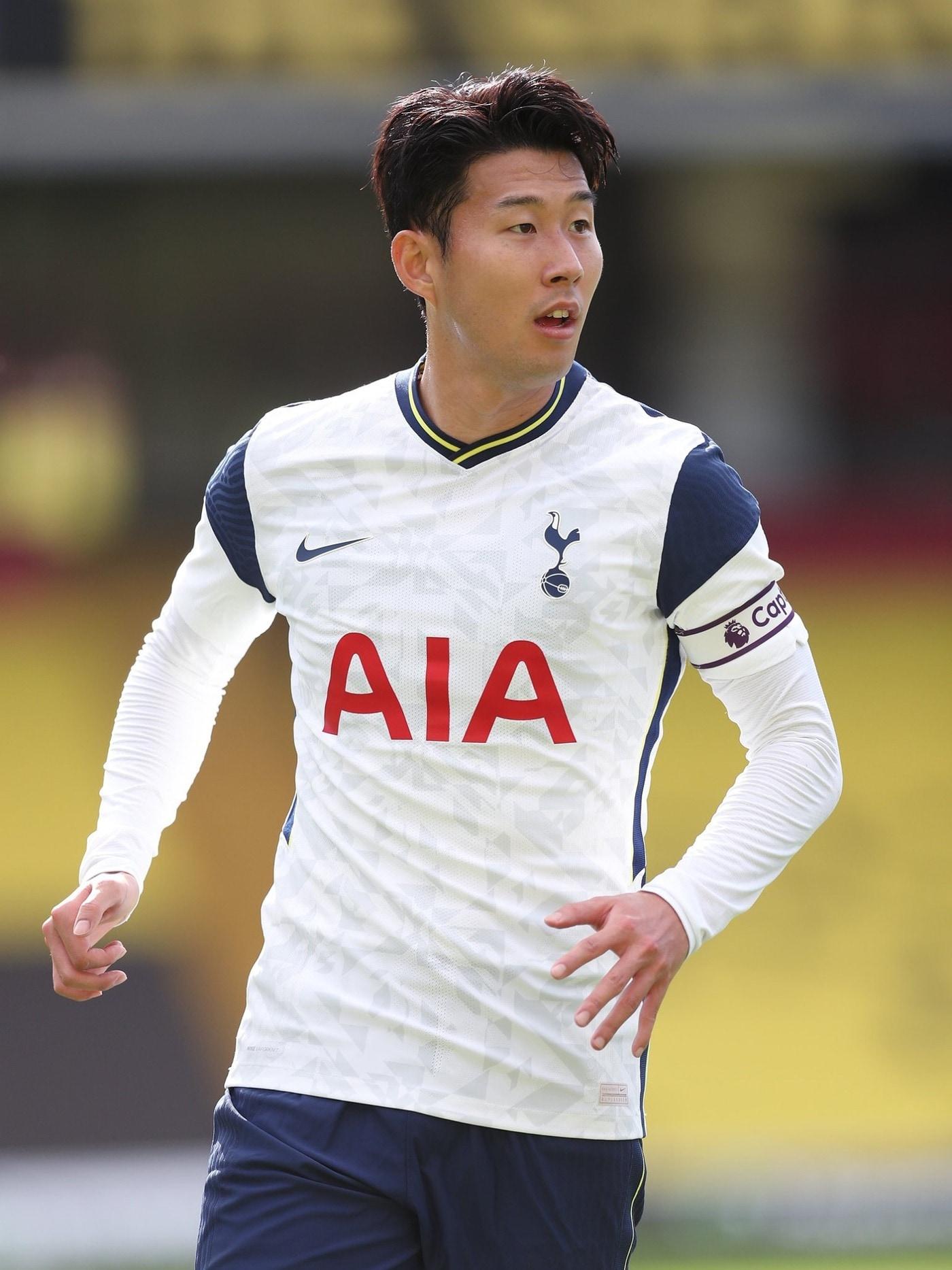 본문 이미지 - 토트넘 주장 완장을 차고 5일(한국시간) 왓포드와 마지막 연습 경기를 치른 손흥민.(토트넘 페이스북 캡처) ⓒ 뉴스1