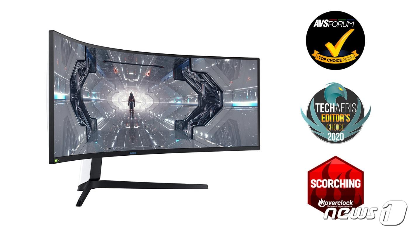 삼성전자 게이밍 모니터 '오디세이 G9' 제품과 어워드 로고 이미지.(삼성전자 제공)ⓒ 뉴스1